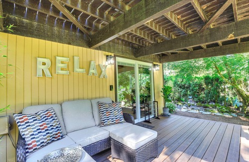 Sandy Apartment | Riverfront Sandy Retreat, Fish & Kayak On-Site