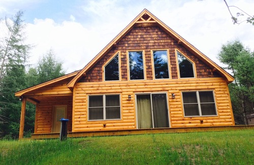 Sunday River Area Ski Chalet | Riverfront Ski Chalet Cabin only minutes to Sunday River Resort & Trails Galore!
