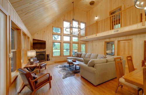 Marlinton House | Riverfront West Virginia Cabin with Screened-In Deck