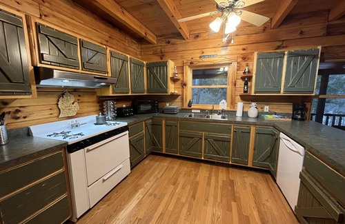 Indian River Cabin | RiverHouse Cabin with Hot Tub and Central State Trail Access!