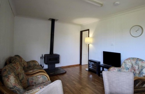 Augusta Cottage | Riverscape Cottage No.2 - Riverscape - unit 2 is an easy walk to the Blackwood River and cosy fire place