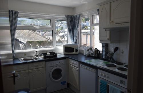 Dartmouth Apartment | Riverside 3