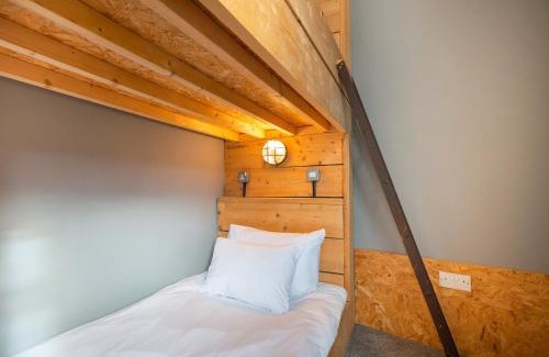 Glyncorrwg House | Riverside Great House In The Afan Forest Bike Park By StayStaycations