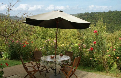 Taglio-Isolaccio House | Riverside Home in Folelli