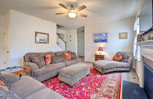 California House | Riverside House with Kayaks, Piano and Fireplace