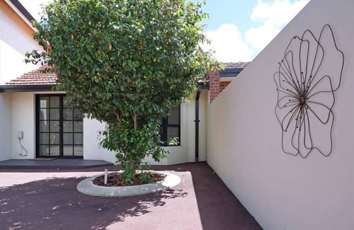 Applecross Apartment | Riverside Living*1BR Villa*Swan River*Applecross*
