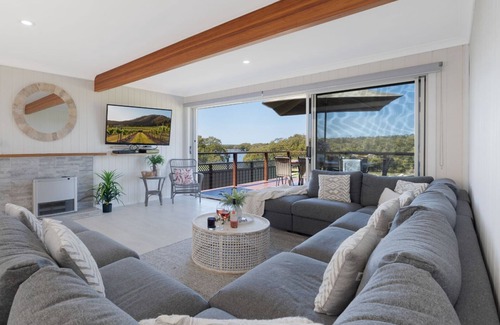 Coolangatta House | Riverside Retreat – absolute river front