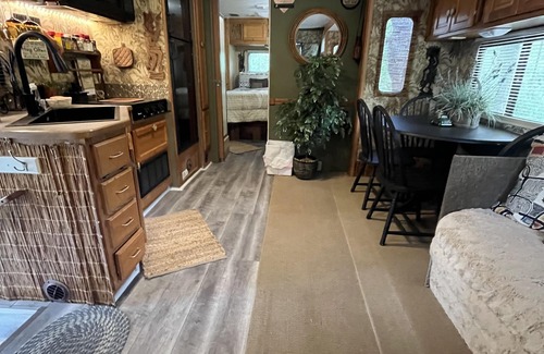 Ridge Manor House | Riverside Retreat, Kayak, Swin, Fish