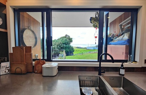 Riverton House | Riverton Ocean View Oasis