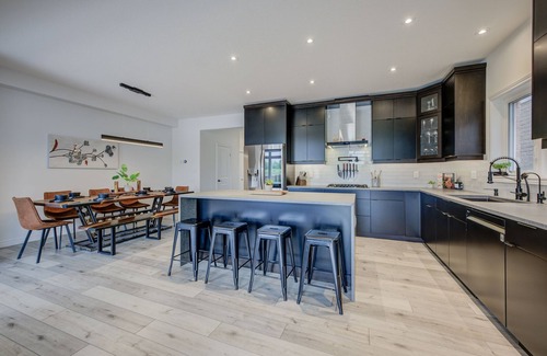 Grand River South House | Rivertrail Retreat - 1 of a Kind Picturesque Deck + Movie theatre + Getaway