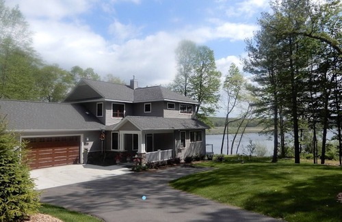 Fennville Bed & Breakfast | Riverview Suite, Waterfront View, includes Chef Dennis gourmet English breakfast