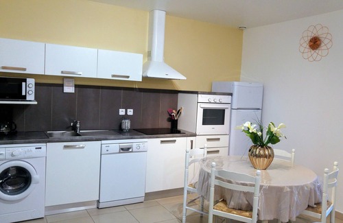 Galeria Apartment | Rivière à 2 Min/wifi Gratuit/clim/piscine Chauffée/2 Chambres/ping-pong/pétanque