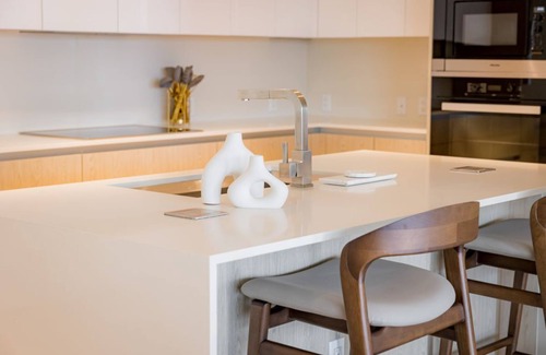 Singer Island Hotel | Riviera Beach. Magnificent 2BR Living w Bay View