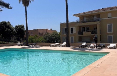 Biot Apartment | Riviera rêve, Antibes. Prestigious residence with swimming pool in the heart of the Côte d'Azur