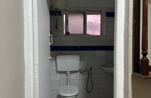 Ooty Hotel | RK White Castle