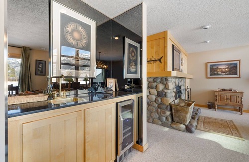 Moose Wilson Road House | RMR: Greyling 4513 Condo in The Aspens/Wilson,WY