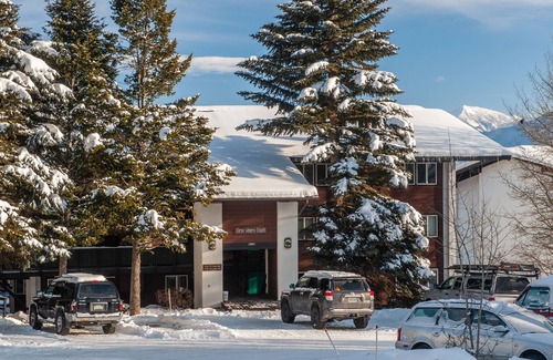 Teton Village Condo | RMR: Gros Ventre A4 Condo in Teton Village