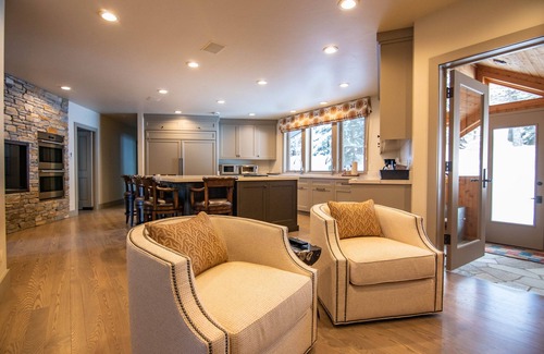 Teton Village House | RMR: Sublette Ridge Ski Lodge in Teton Village