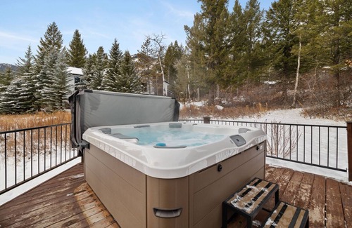 Teton Village House | RMR: Three Bear Tracks Home in Teton Village