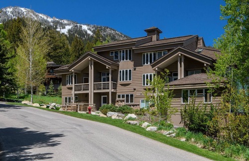Teton Village House | RMR: Tram Tower 3 Condo in Teton Village
