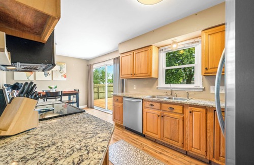 Columbus House | Roadmap Lodging: Bar & Chill, Centrally Located, Fenced Backyard