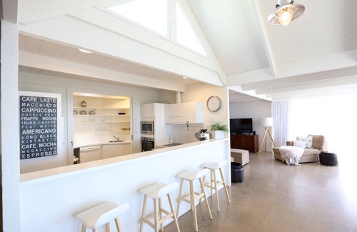 Waterhouse House | Robe On The Beach - Absolute beach frontage