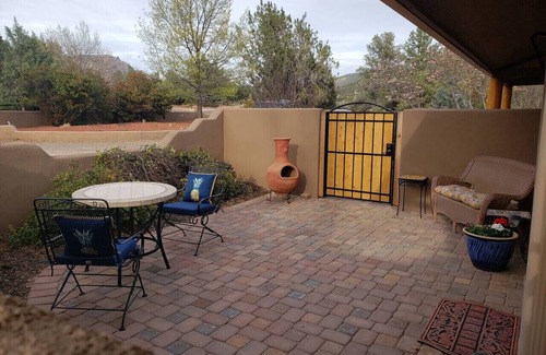 Oak Creek House | Robin's Red Rock Getaway Suite A