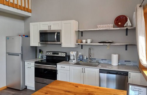 Poynette Condo | Robin's Roost - A Lofted Condo on the Wisconsin River
