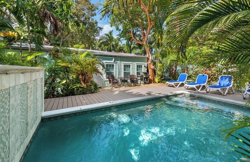 Key West Historic District Cottage | ~ROBINSON CRUSOE COTTAGE~ Delight in island vibes in this home with a pool.