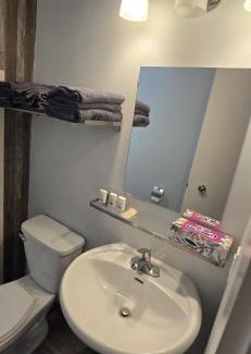 Division No. 16 Hotel | Roblin Motor Inn