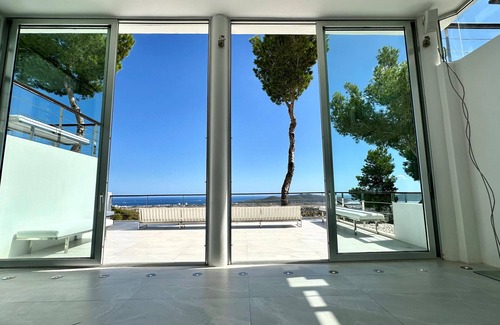 Sant Josep de sa Talaia Villa | Roca Ibiza Un refugio VIP donde el lujo se encuentra con la exclusividad.