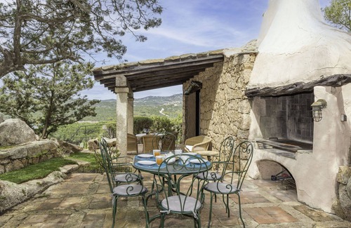 Capriccioli House | Roccia di Volpe by Interhome