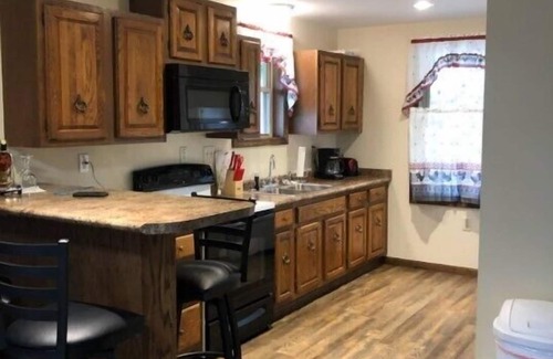 Weedville House | Rock Hill Cabins - Bear Den