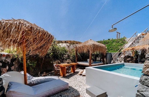 Emporio Villa | Rock Villas Complex: Luxe Cave Retreat w/Pool & Jacuzzi