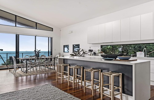 Wombarra House | 'Rockpool' - Amazing Ocean Views w/Direct Beach Access