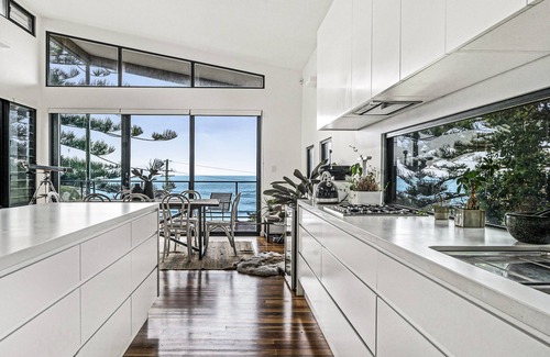 Wombarra House | 'Rockpool' - Amazing Ocean Views w/Direct Beach Access