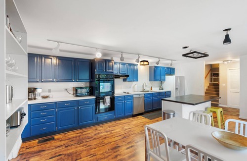 Rockport House | Rockport Pool House w/Yard+Grill l 4BR/3BA l Park and Walk to Bearskin Neck!