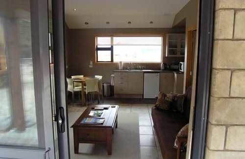 Albert Town Cottage | Rockview Cottage Wanaka