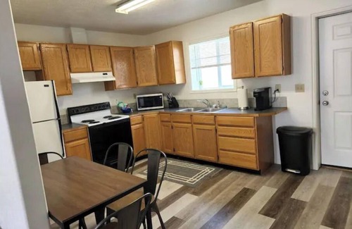 Inkom House | Rockwell Inn 3 | 2 King BD | Beautiful Views | Ski