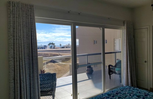 Puerto Penasco Condo | Rocky Point! five Minute Walk To The Beach Access! Two Car Garage For Your Toys!