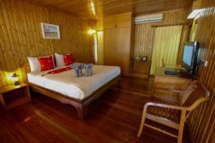 Thap Sakae Resort | Rocky Point Resort