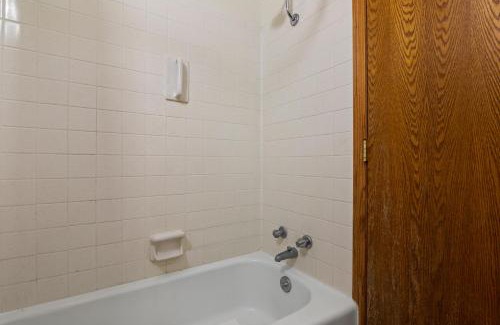 McPherson Hotel | Rodeway Inn McPherson East