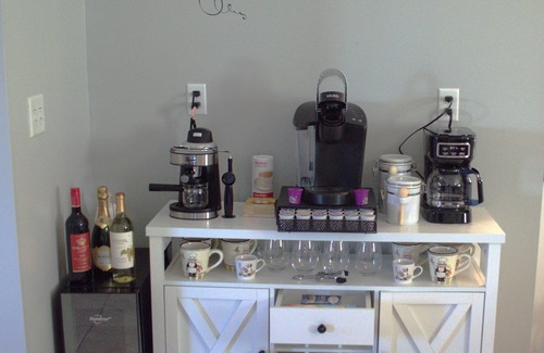 Lawrenceburg House | Rollin on the River: Riverfront, Hot Tub, Creation Museum, Ark, Ski, Sleeps 15