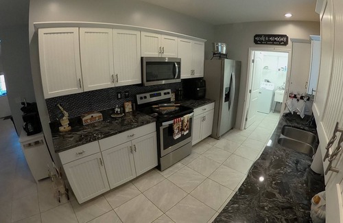 Lawrenceburg House | Rollin on the River: Riverfront, Hot Tub, Creation Museum, Ark, Ski, Sleeps 15