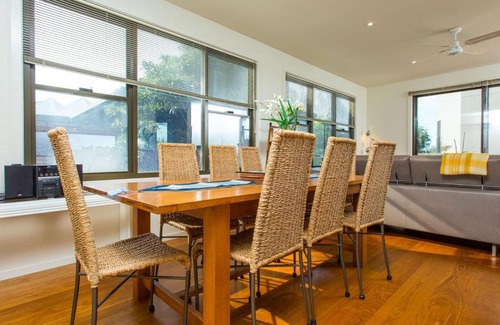 Merimbula House | Rolling Waves No 2