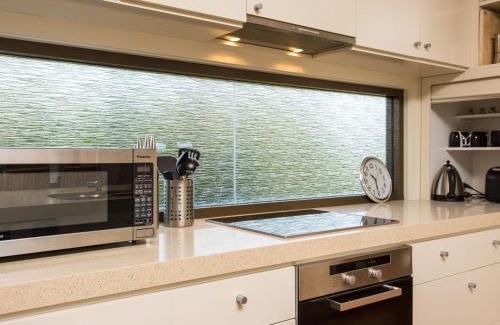 Merimbula House | Rolling Waves No 2