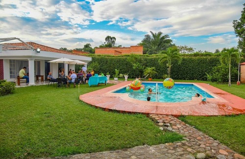 Jamundi Villa | Romántica country house Modern and bright, spacious