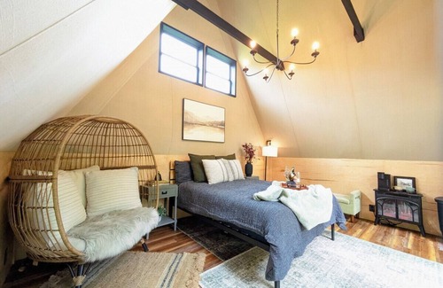 Newport Other | Romantic A Frame Tree House at Glamping Goat Farm!