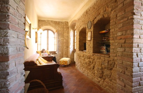 San Gimignano Apartment | Romantic and Bright Flat in Front of Town's Cathedral
