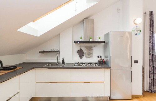 Binda Apartment | Romantic attic Navigli area - free garage near M2 subway